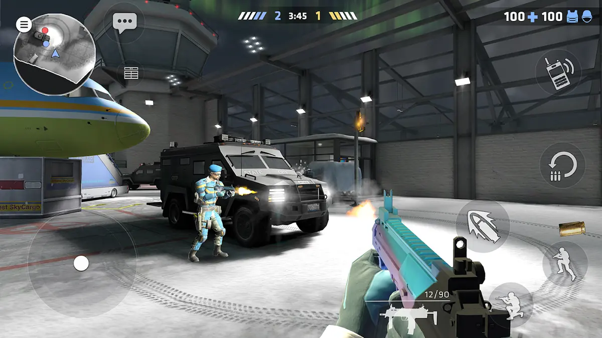 Close-quarters fight in Critical Ops